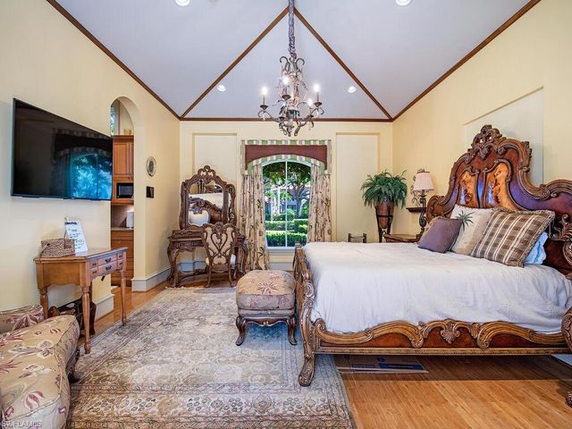 6955 Verde WAY, Naples, FL 34108