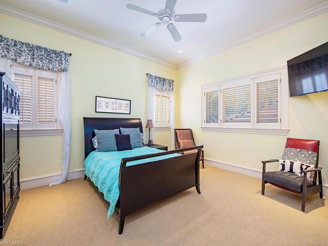 6955 Verde WAY, Naples, FL 34108