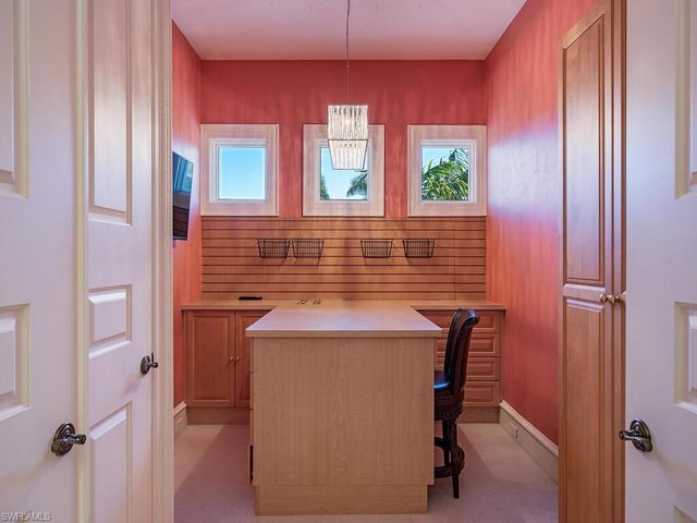 6955 Verde WAY, Naples, FL 34108