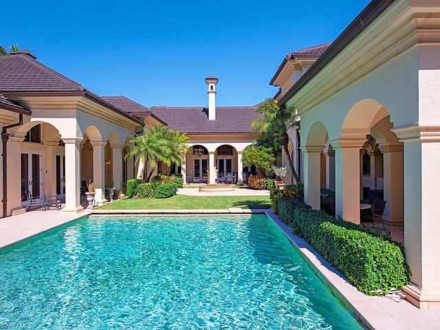 6955 Verde WAY, Naples, FL 34108