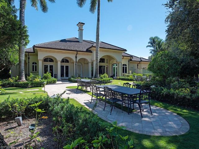 6955 Verde WAY, Naples, FL 34108