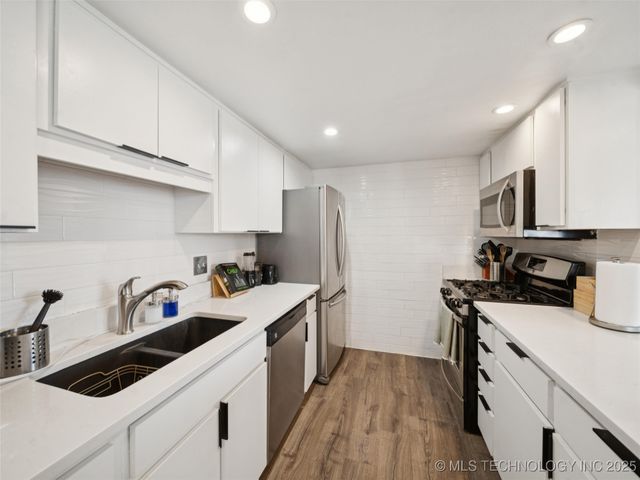 410 W 7th Street 828, Tulsa, OK 74119