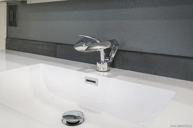 1517 Shields Ave, Encinitas, CA 92024