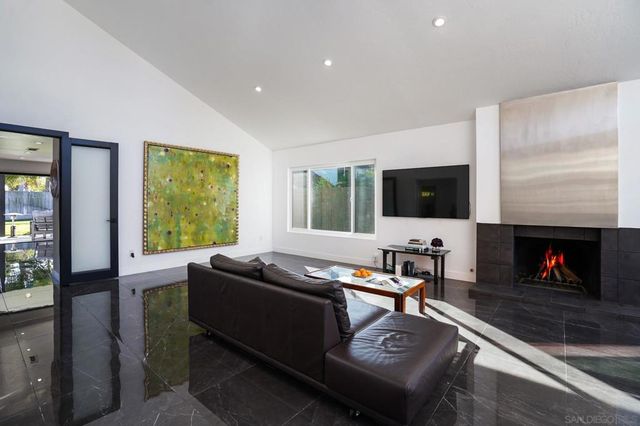 1517 Shields Ave, Encinitas, CA 92024