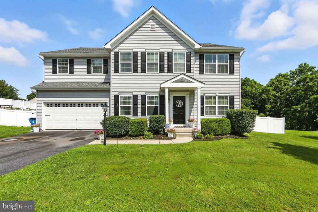 603 LAMBORN DR, West Grove, PA 19390