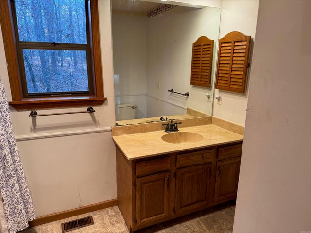 77 PYRENEES WAY, Hot Springs Village, AR 71909