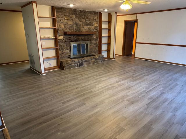 77 PYRENEES WAY, Hot Springs Village, AR 71909