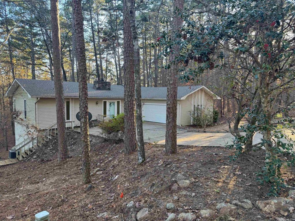 77 PYRENEES WAY, Hot Springs Village, AR 71909