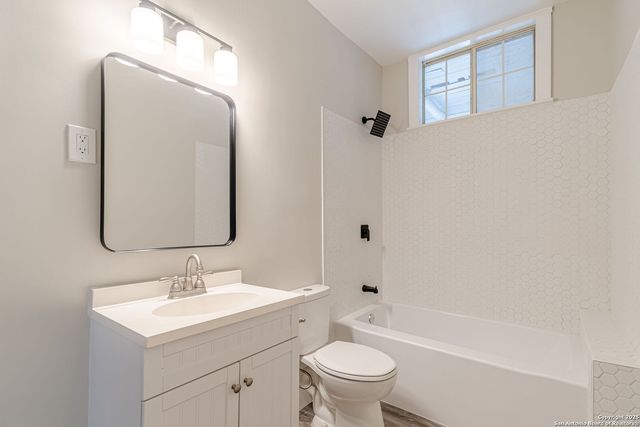 1805 N Flores St Apt 2, San Antonio, TX 78212
