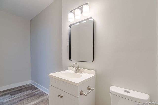 1805 N Flores St Apt 2, San Antonio, TX 78212