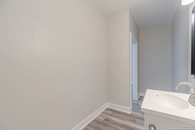 1805 N Flores St Apt 2, San Antonio, TX 78212