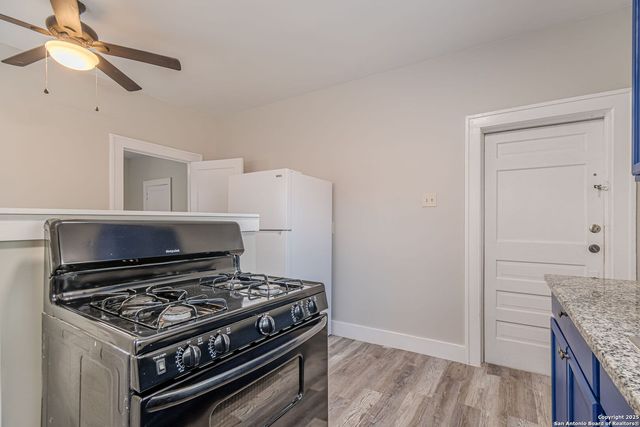 1805 N Flores St Apt 2, San Antonio, TX 78212