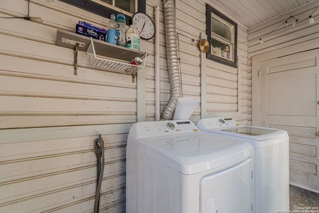 1805 N Flores St Apt 2, San Antonio, TX 78212