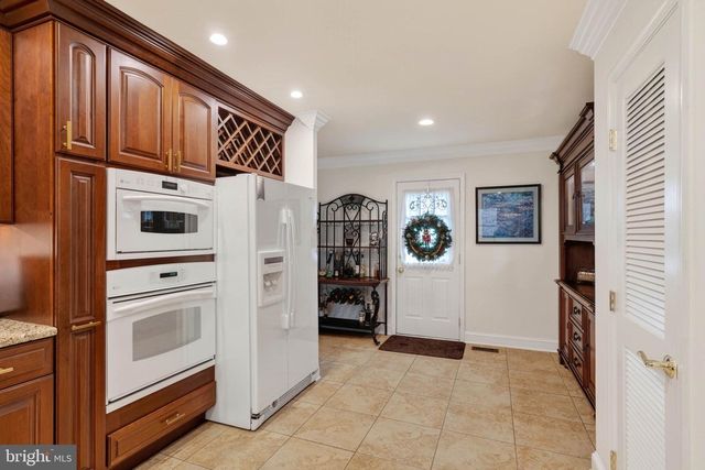 11049 NEWOOD DR, Manassas, VA 20111