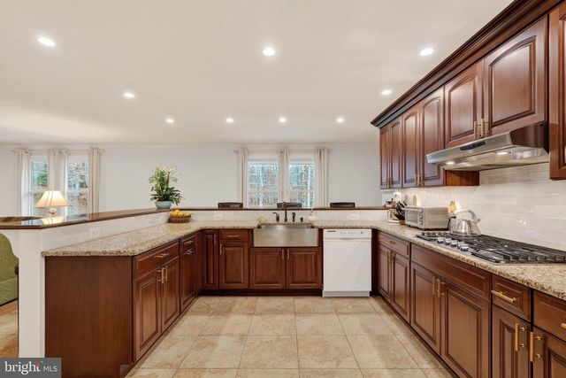 11049 NEWOOD DR, Manassas, VA 20111