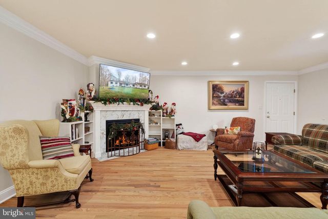 11049 NEWOOD DR, Manassas, VA 20111