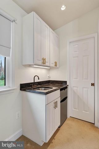 11049 NEWOOD DR, Manassas, VA 20111