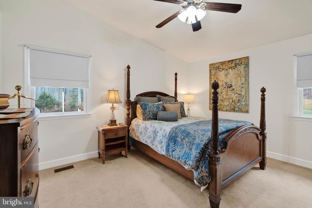 11049 NEWOOD DR, Manassas, VA 20111