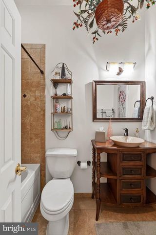 11049 NEWOOD DR, Manassas, VA 20111