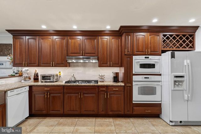 11049 NEWOOD DR, Manassas, VA 20111