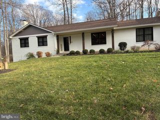 11049 NEWOOD DR, Manassas, VA 20111