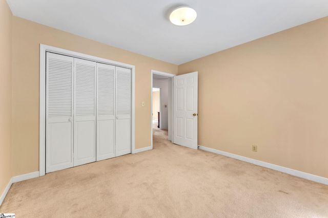 8 Graystone Way, Taylors, SC 29687