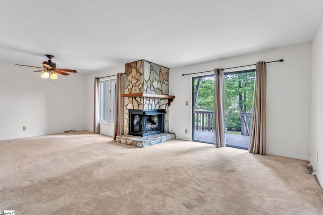 8 Graystone Way, Taylors, SC 29687