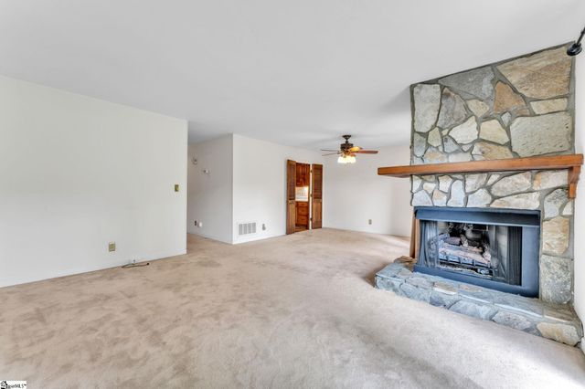 8 Graystone Way, Taylors, SC 29687