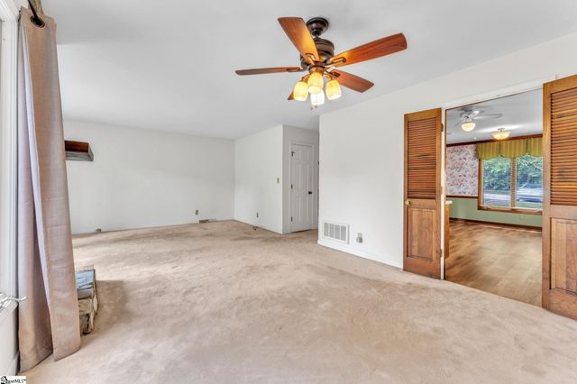 8 Graystone Way, Taylors, SC 29687