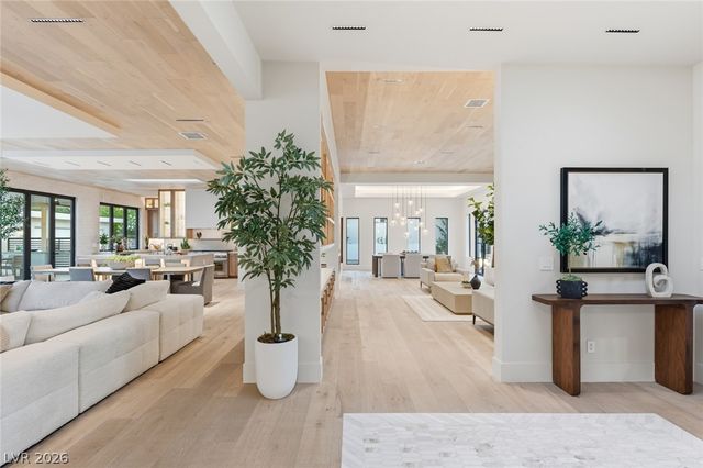 2401 Driftwood Drive, Las Vegas, NV 89107