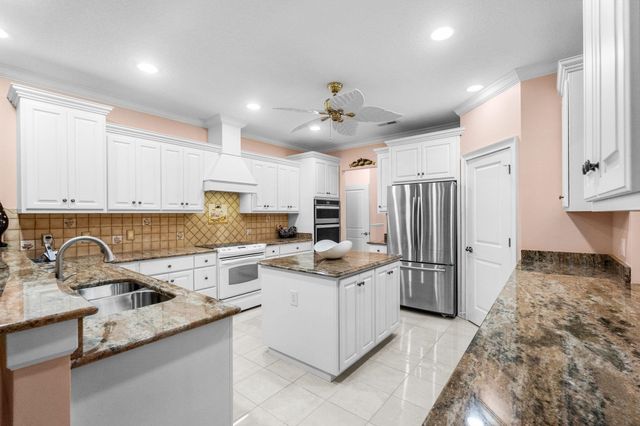 3115 Hermitage Dr., Little River, SC 29566