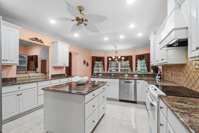 3115 Hermitage Dr., Little River, SC 29566