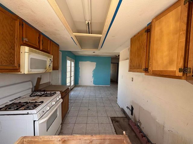 6943 Roberts Avenue, 29 Palms, CA 92277