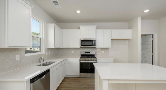 805 Pelham Way, Locust Grove, GA 30248