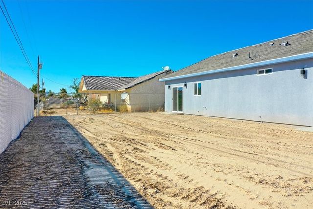 931 Lone Pine Road, Pahrump, NV 89048