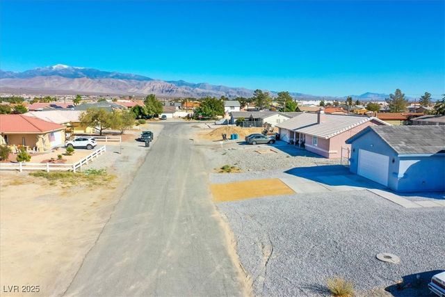 931 Lone Pine Road, Pahrump, NV 89048