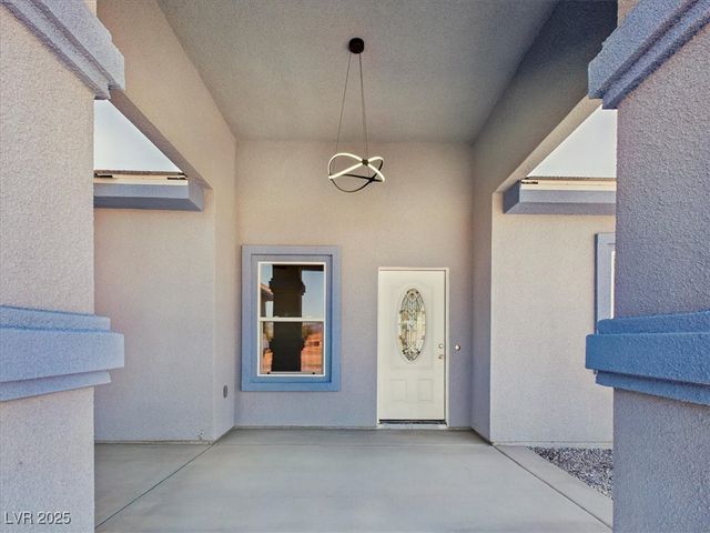 931 Lone Pine Road, Pahrump, NV 89048