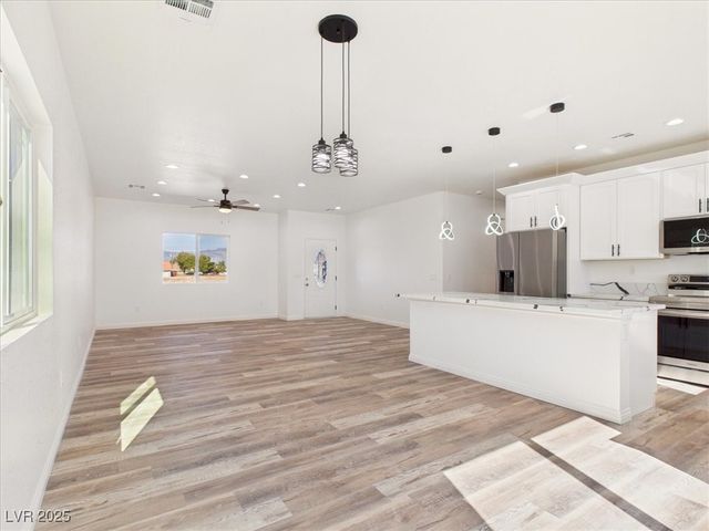 931 Lone Pine Road, Pahrump, NV 89048