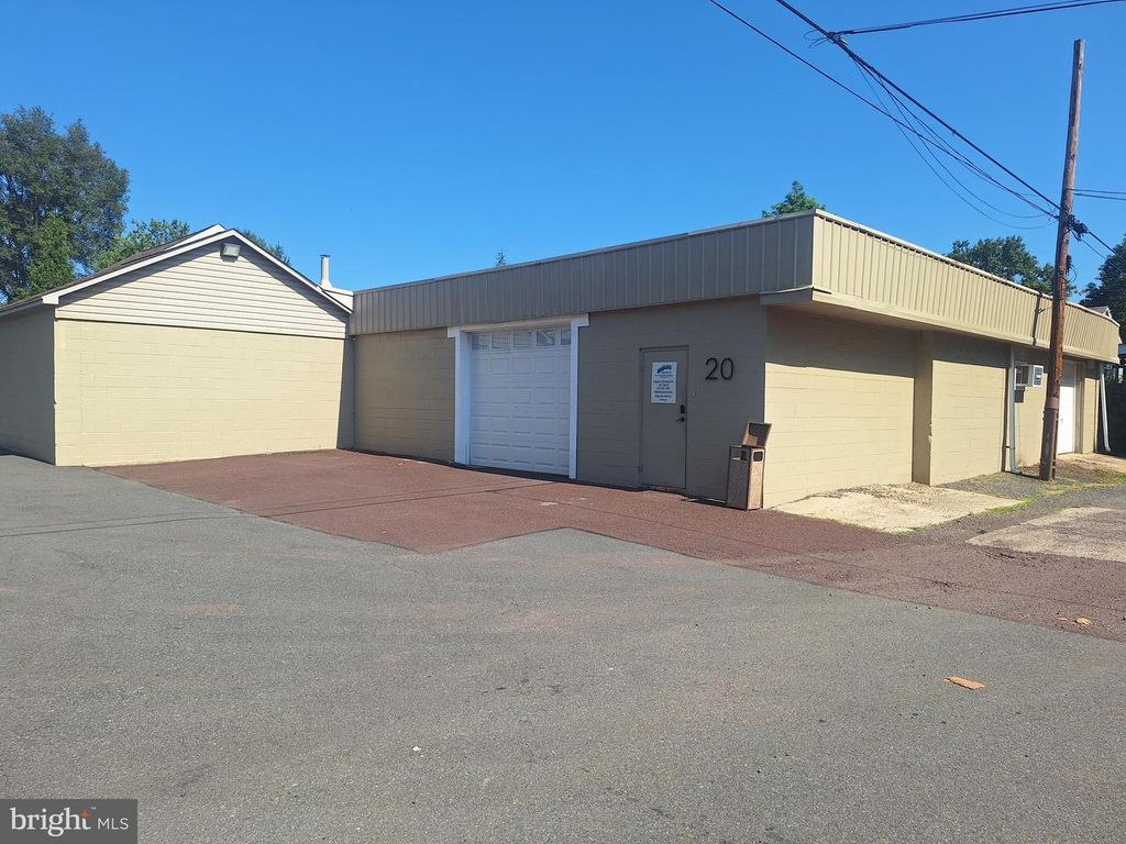 20 E 7TH ST, POTTSTOWN, PA 19464 — exterior