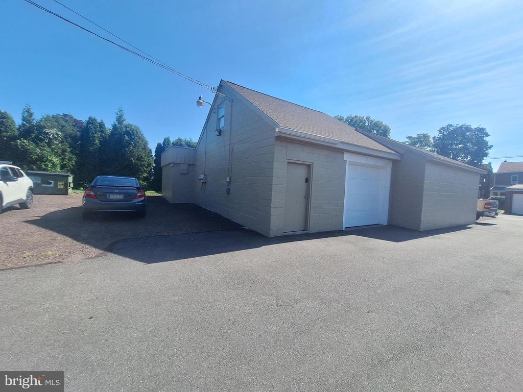 20 E 7TH ST, POTTSTOWN, PA 19464 — photo 3