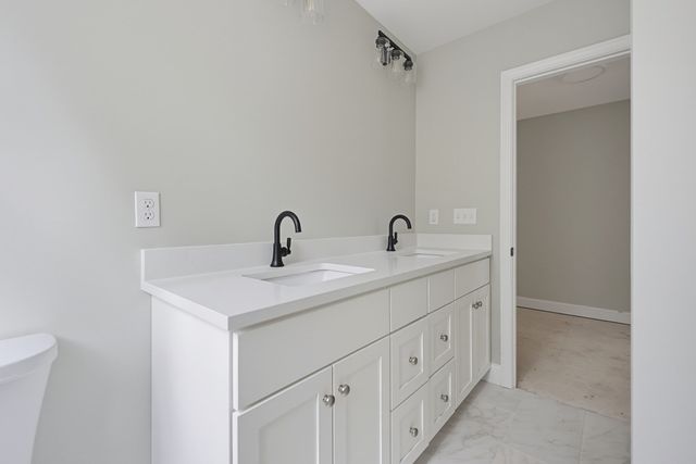 60 Noonan St 60, Mansfield, MA 02048