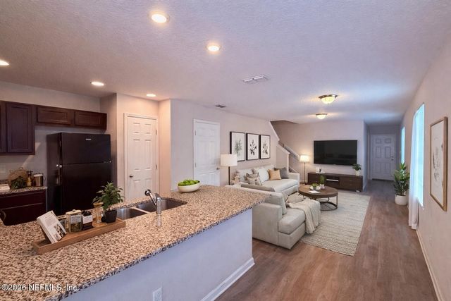 8814 DANDY Avenue, Jacksonville, FL 32211