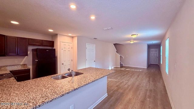 8814 DANDY Avenue, Jacksonville, FL 32211