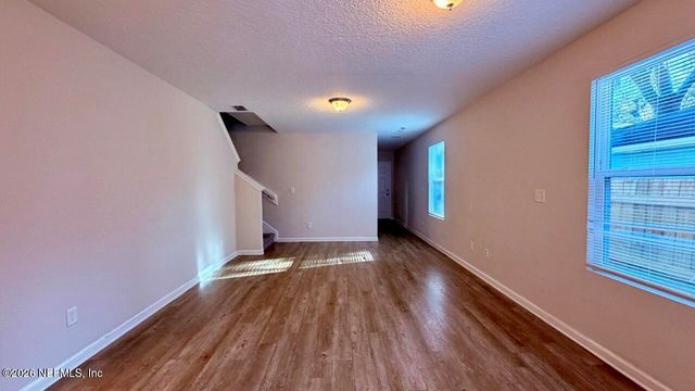 8814 DANDY Avenue, Jacksonville, FL 32211