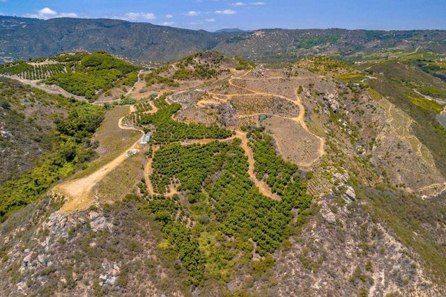1 Los Gatos Road, Temecula, CA 92590