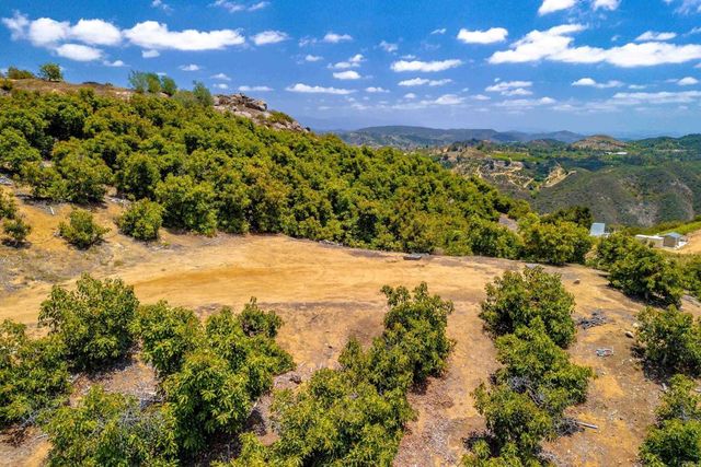 1 Los Gatos Road, Temecula, CA 92590