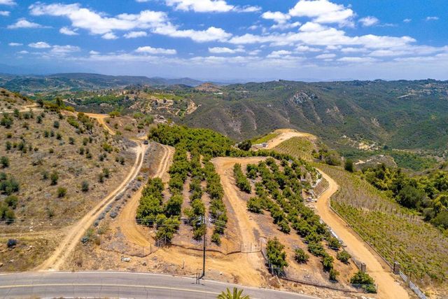 1 Los Gatos Road, Temecula, CA 92590