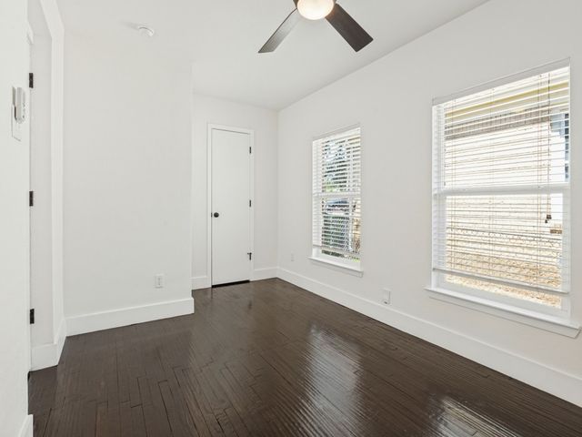 914 Westmount Avenue, Dallas, TX 75211