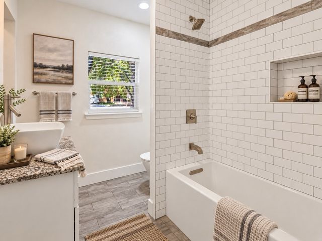 914 Westmount Avenue, Dallas, TX 75211