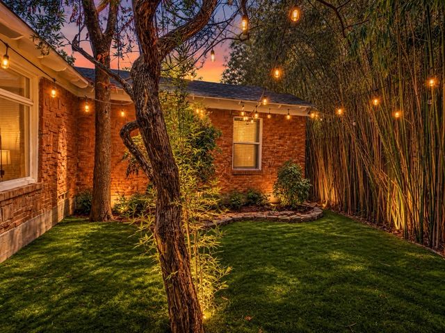 914 Westmount Avenue, Dallas, TX 75211